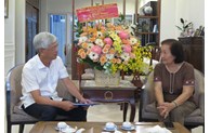 Phó Chủ tịch UBND TP Hồ Chí Minh Võ Văn Hoan thăm nhà giáo tiêu biểu